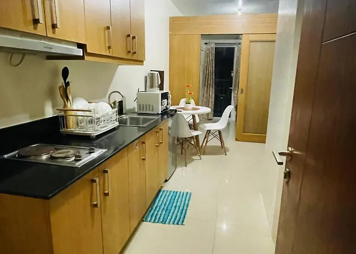 Elegant Pasay With Heating Shared Pool * Manila