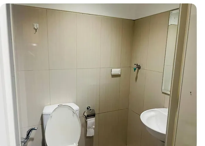 Elegant Pasay With Heating Shared Pool Apartment